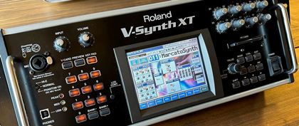 Roland-V-Synth / XT